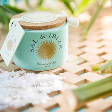 Cargar imagen en el visor de la galería, Flor-de-sal-envase-ceramico-tarro-comprar-sal-de-ibiza-regalo