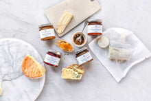 Cargar imagen en el visor de la galería, tabla-confitura-de-frambuesa-y-anis-estrellado-belberry-quesos