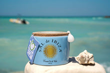 Cargar imagen en el visor de la galería, Tarro ceramico Flor de Sal de Ibiza y ajo negro edicion especial Mar Blau