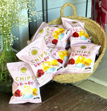 Cargar imagen en el visor de la galería, Patatas Chips con Flor de Sal de Ibiza y Rosas La Vie en Rose