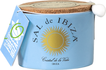 Cargar imagen en el visor de la galería, Edicion Limitada Sal de Ibiza Mar Blau Flor de Sal y Ajo Negro
