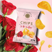 Cargar imagen en el visor de la galería, Patatas Chips con Flor de Sal de Ibiza y Rosas La Vie en Rose
