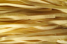 Cargar imagen en el visor de la galería, pasta-alhuevo-tagliarelle-cipriani-venecia-artesanal
